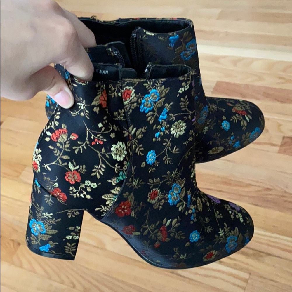 Floral Embroidered Boots